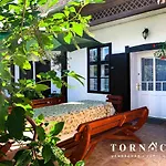 Tornacos Vendeghaz * Kapolnasnyek